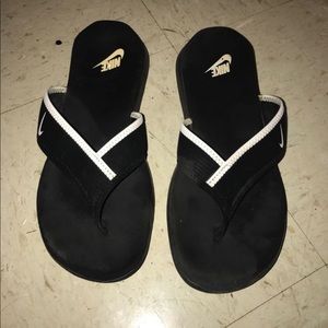 nike slide ons